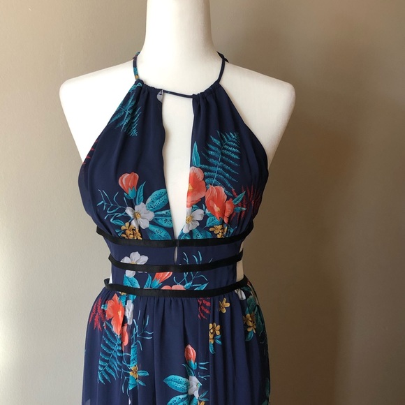 Formal dress - Picture 7 of 7